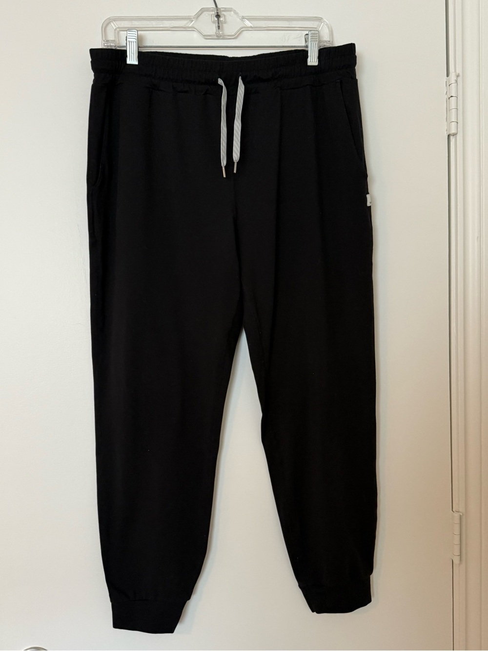 Vuori Women’s Performance Joggers-Black